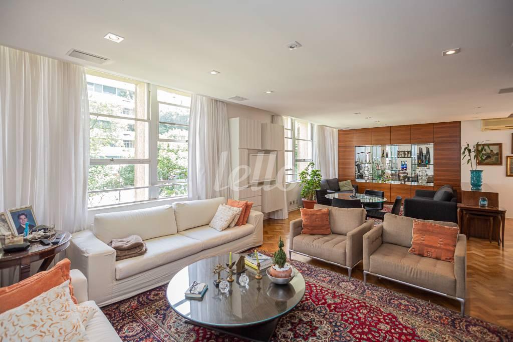 SALA de Apartamento para alugar, Padrão com 300 m², 4 quartos e 3 vagas em Vila Buarque - São Paulo