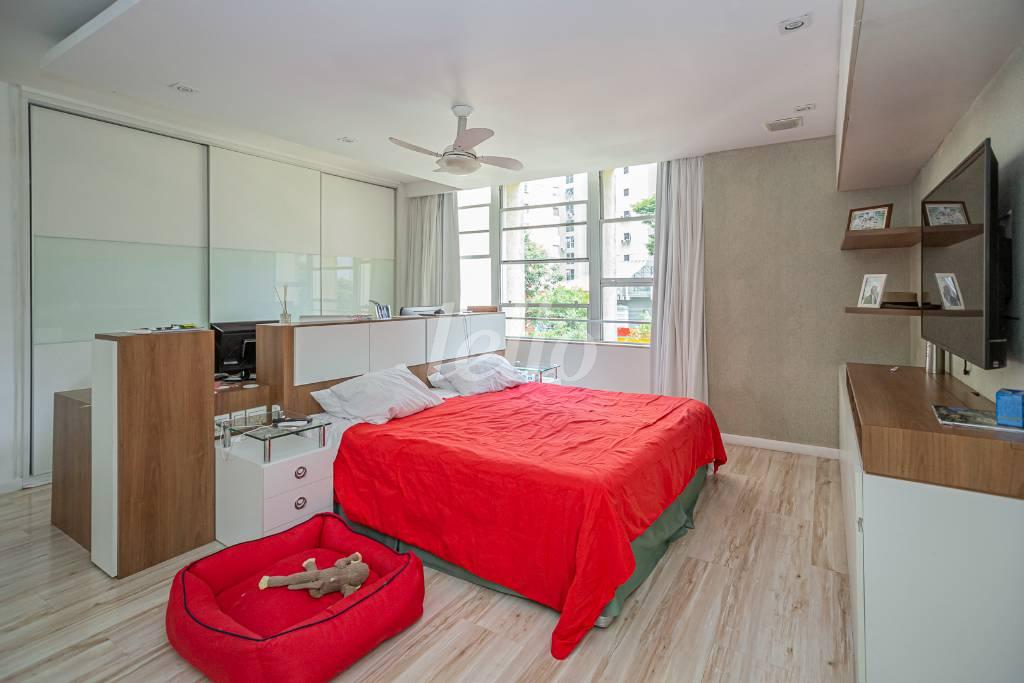 SUITE de Apartamento para alugar, Padrão com 300 m², 4 quartos e 3 vagas em Vila Buarque - São Paulo