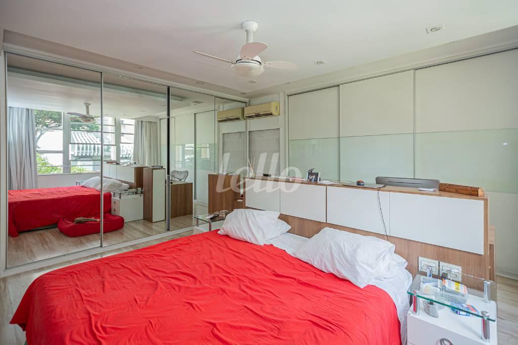 SUITE de Apartamento para alugar, Padrão com 300 m², 4 quartos e 3 vagas em Vila Buarque - São Paulo