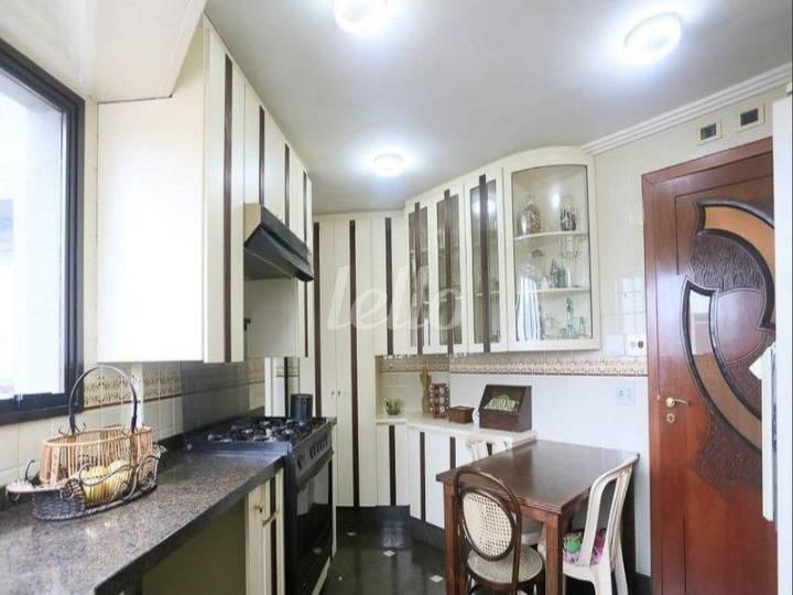 COZINHA de Apartamento para alugar, Padrão com 163 m², 3 quartos e 3 vagas em Cerqueira César - São Paulo