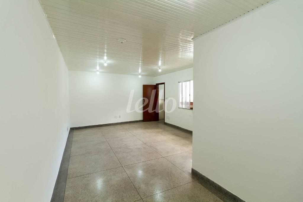 SALA 2 de Sobreloja para alugar, Padrão com 200 m², e em Chácara Santana - São Paulo