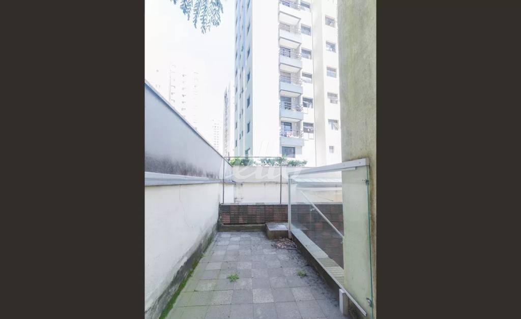 QUINTAL de Casa para alugar, sobrado com 260 m², 5 quartos e 1 vaga em Saúde - São Paulo