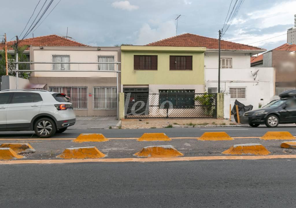 FACHADA de Casa para alugar, sobrado com 250 m², e 5 vagas em Tatuapé - São Paulo