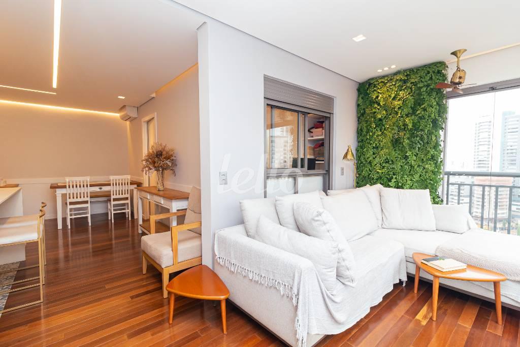 SALA de Apartamento à venda, Padrão com 69 m², 2 quartos e 1 vaga em Vila Anglo Brasileira - São Paulo
