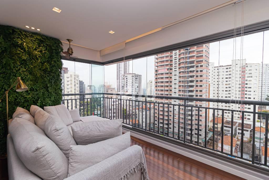 VARANDA de Apartamento à venda, Padrão com 69 m², 2 quartos e 1 vaga em Vila Anglo Brasileira - São Paulo