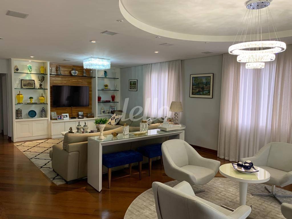 SALA de Apartamento à venda, Padrão com 340 m², 4 quartos e 4 vagas em Jardim - Santo André