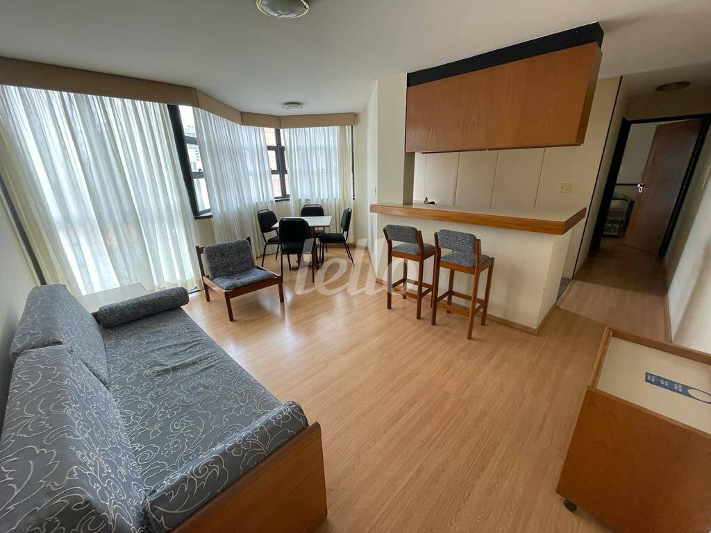 SALA de Apartamento para alugar, Padrão com 50 m², 1 quarto e 1 vaga em Campo Belo - São Paulo