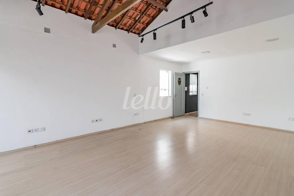 ANDAR 2 de Loja para alugar, Padrão com 900 m², e em Vila Romana - São Paulo