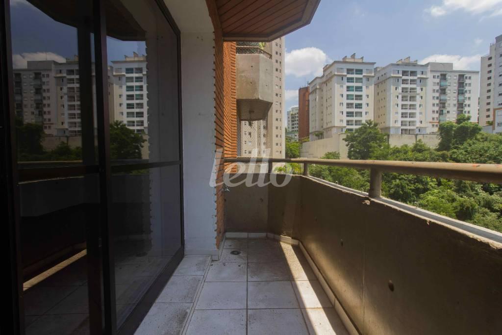 SACADA de Apartamento para alugar, Padrão com 119 m², 3 quartos e 3 vagas em Jardim Ampliação - São Paulo