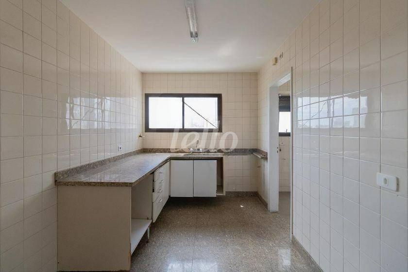COZINHA de Apartamento para alugar, Padrão com 119 m², 3 quartos e 3 vagas em Jardim Ampliação - São Paulo