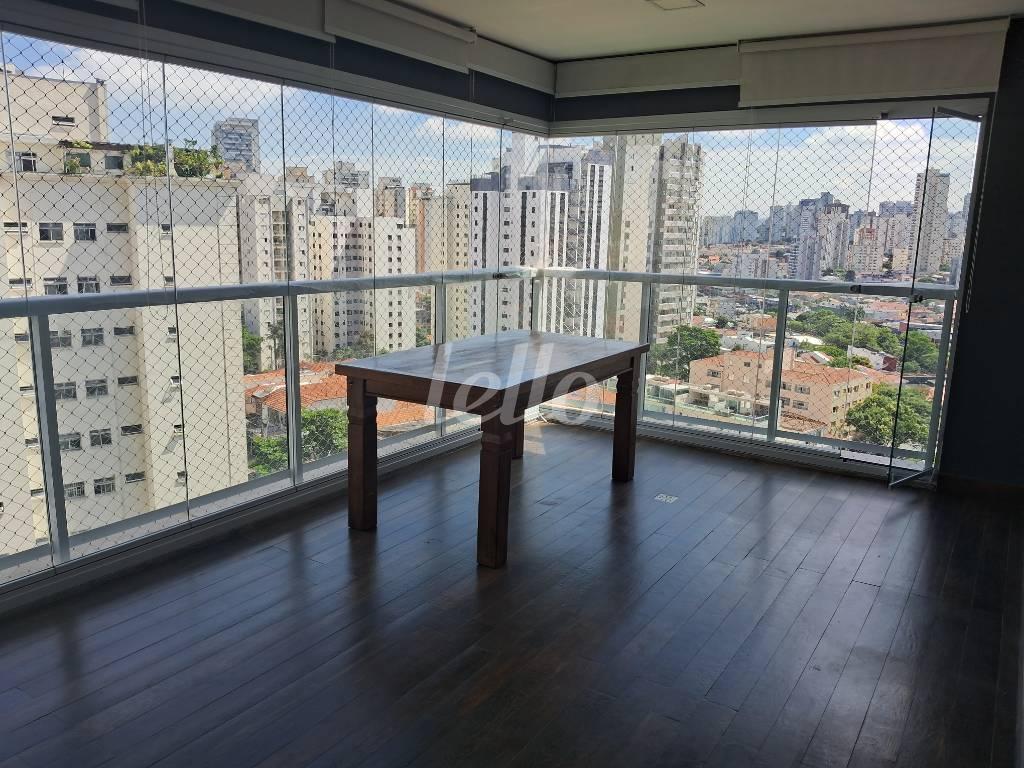VARANDA GOURMET 3 de Apartamento à venda, Padrão com 97 m², 3 quartos e 2 vagas em Chácara Inglesa - São Paulo