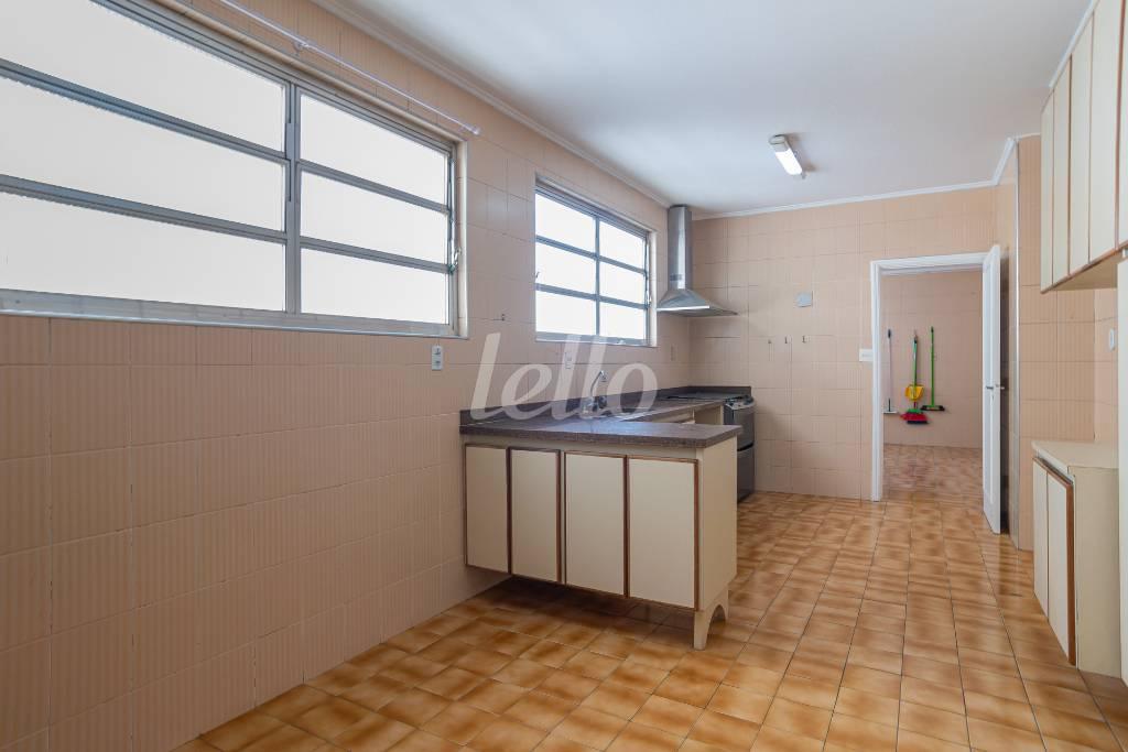 COZINHA de Apartamento à venda, Padrão com 218 m², 4 quartos e 4 vagas em Higienópolis - São Paulo