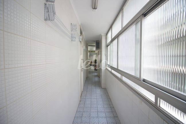 CORREDOR de Apartamento para alugar, Padrão com 267 m², 6 quartos e 3 vagas em Higienópolis - São Paulo