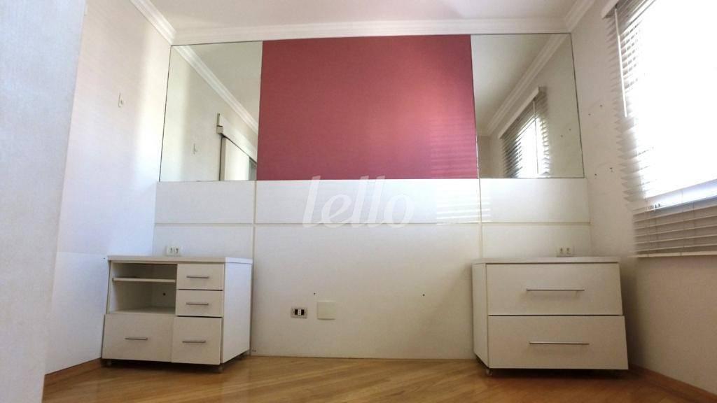 DORMITÓRIO CASAL de Apartamento à venda, Padrão com 90 m², 4 quartos e 1 vaga em Vila Azevedo - São Paulo