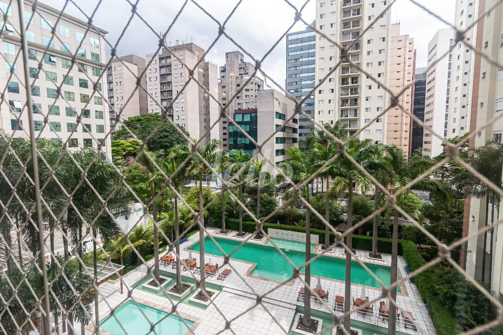VISTA de Apartamento à venda, Padrão com 92 m², 2 quartos e 2 vagas em Vila Olímpia - São Paulo