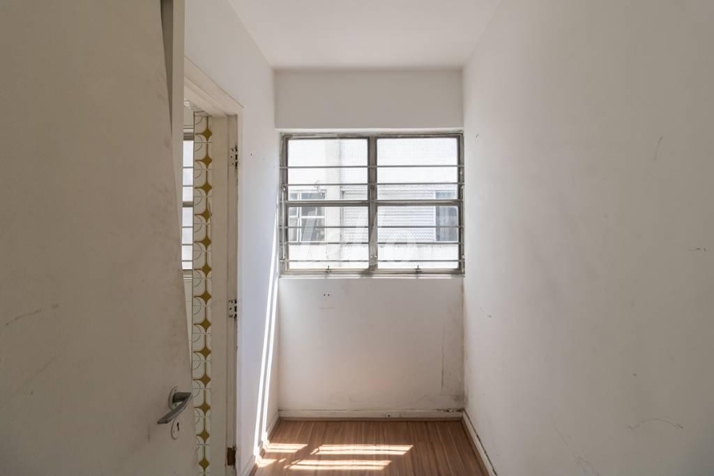 QUARTO DE SERVICO de Apartamento à venda, Padrão com 110 m², 3 quartos e 1 vaga em Pinheiros - São Paulo