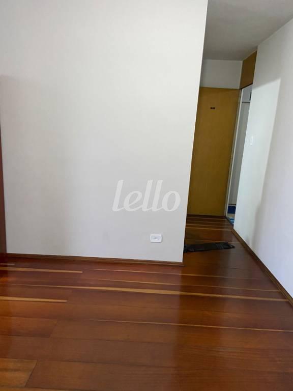 SALA de Apartamento à venda, Padrão com 45 m², 2 quartos e 1 vaga em Vila Carrão - São Paulo