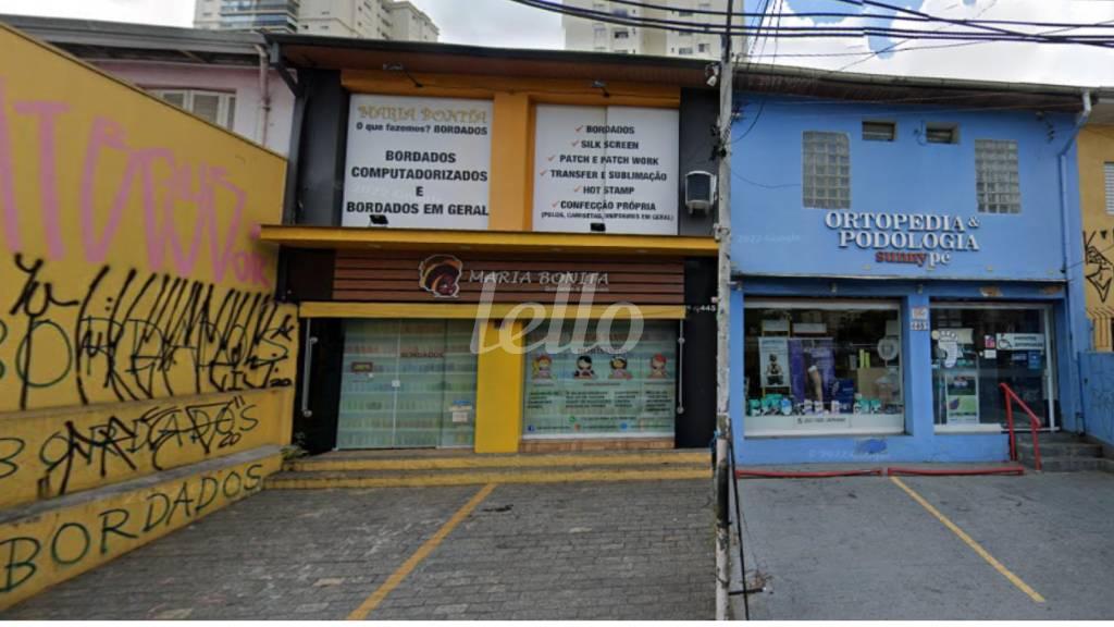 FRENTE de Salão à venda, Padrão com 170 m², e 2 vagas em Brooklin Paulista - São Paulo