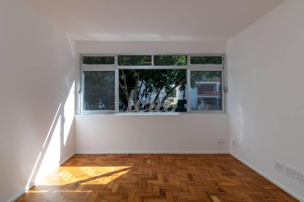QUARTO de Apartamento à venda, Padrão com 48 m², 1 quarto e em Santa Cecília - São Paulo