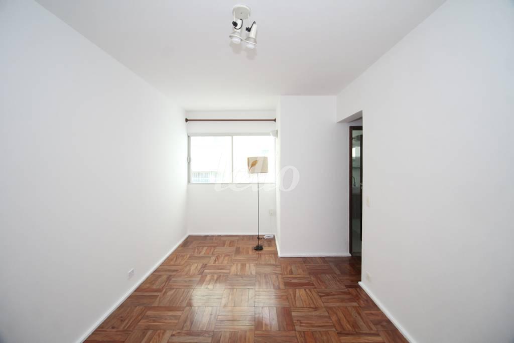 SALA de Apartamento para alugar, Padrão com 72 m², 2 quartos e em Vila Mariana - São Paulo