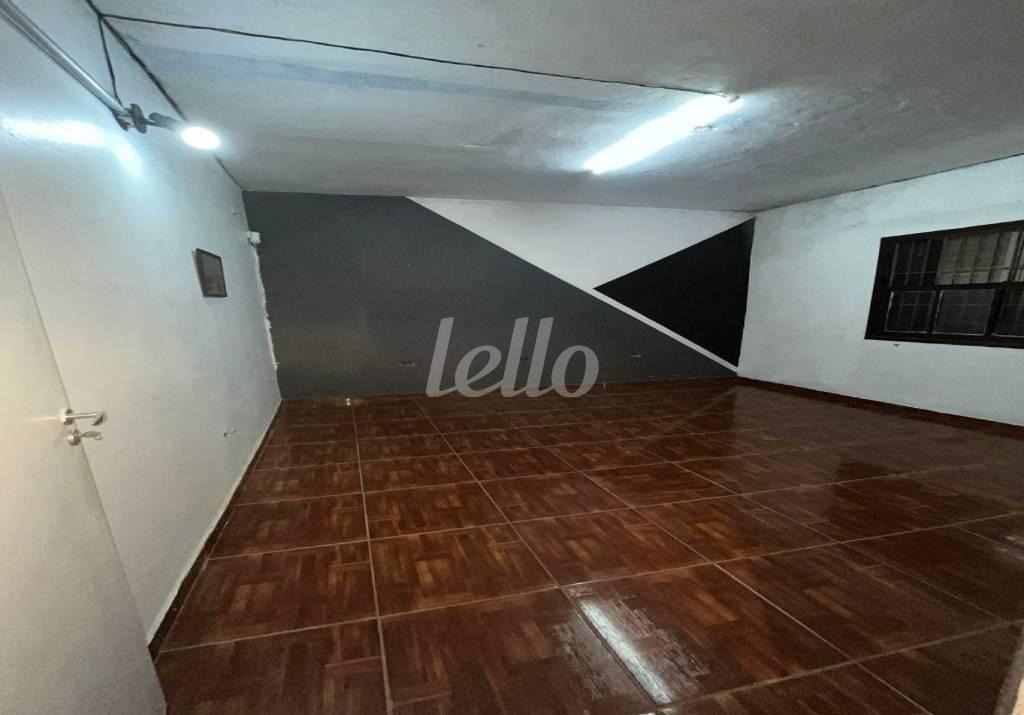 SALÃO de Salão para alugar, Padrão com 130 m², e em Vila Bastos - Santo André