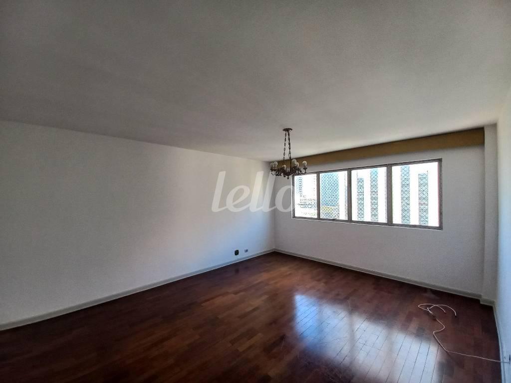 SALA de Apartamento à venda, Padrão com 105 m², 2 quartos e 1 vaga em Pinheiros - São Paulo