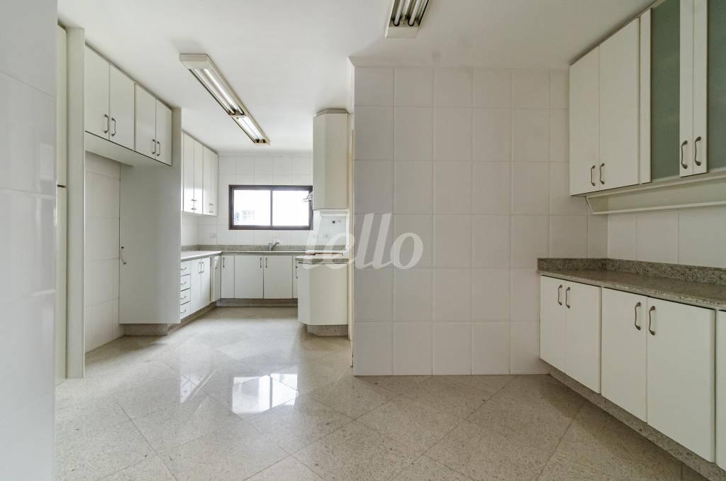 COZINHA de Apartamento à venda, Padrão com 175 m², 3 quartos e 3 vagas em Jardim da Saúde - São Paulo