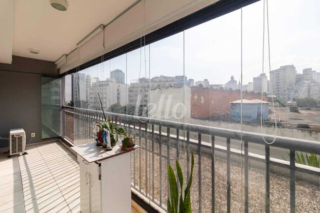 VARANDA de Apartamento para alugar, Padrão com 42 m², 1 quarto e 1 vaga em República - São Paulo