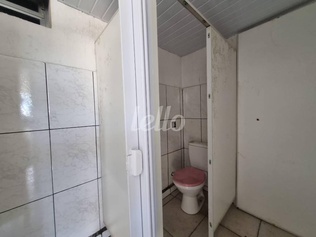 EDICULA -WC de Casa à venda, sobrado com 335 m², 4 quartos e 3 vagas em Vila Alto de Santo André - Santo André