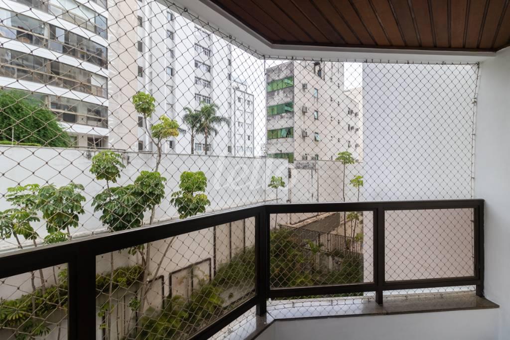 VARANDA de Apartamento para alugar, Padrão com 139 m², 3 quartos e 2 vagas em Vila Pompeia - São Paulo