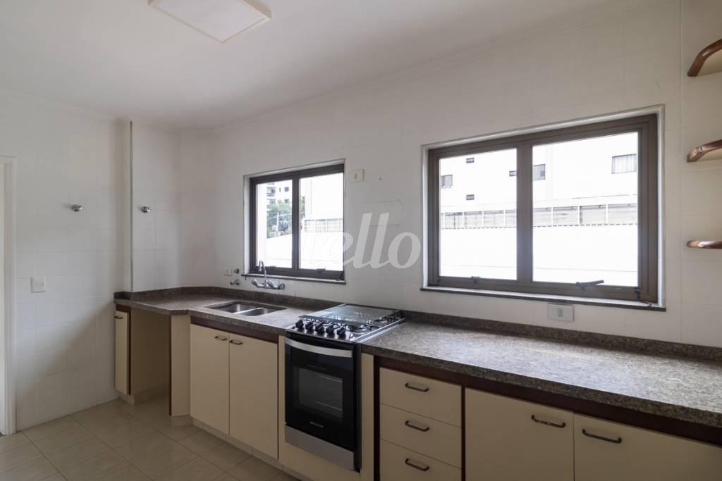 COZINHA de Apartamento para alugar, Padrão com 139 m², 3 quartos e 2 vagas em Vila Pompeia - São Paulo