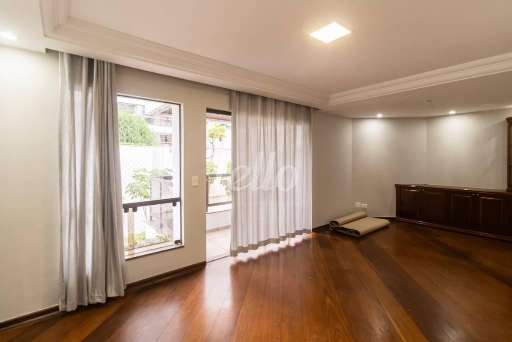 SALA de Apartamento para alugar, Padrão com 139 m², 3 quartos e 2 vagas em Vila Pompeia - São Paulo