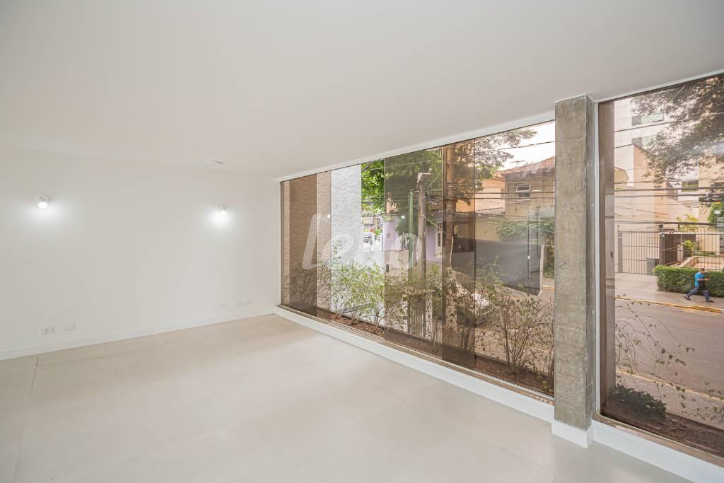 01SALA_002 de Casa para alugar, sobrado com 330 m², 3 quartos e 4 vagas em Planalto Paulista - São Paulo