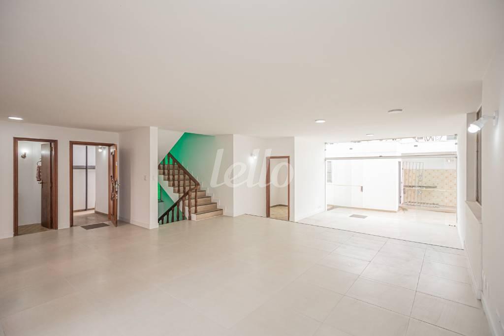 01SALA_006 de Casa para alugar, sobrado com 330 m², 3 quartos e 4 vagas em Planalto Paulista - São Paulo