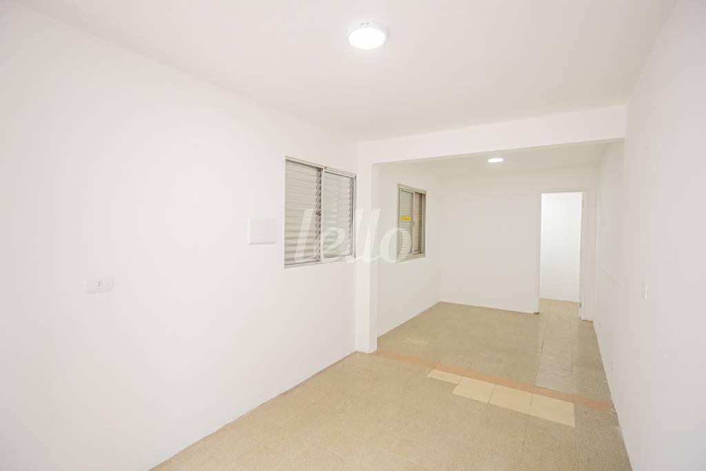 09AREA-DE-SERVICO_001 de Casa para alugar, sobrado com 330 m², 3 quartos e 4 vagas em Planalto Paulista - São Paulo