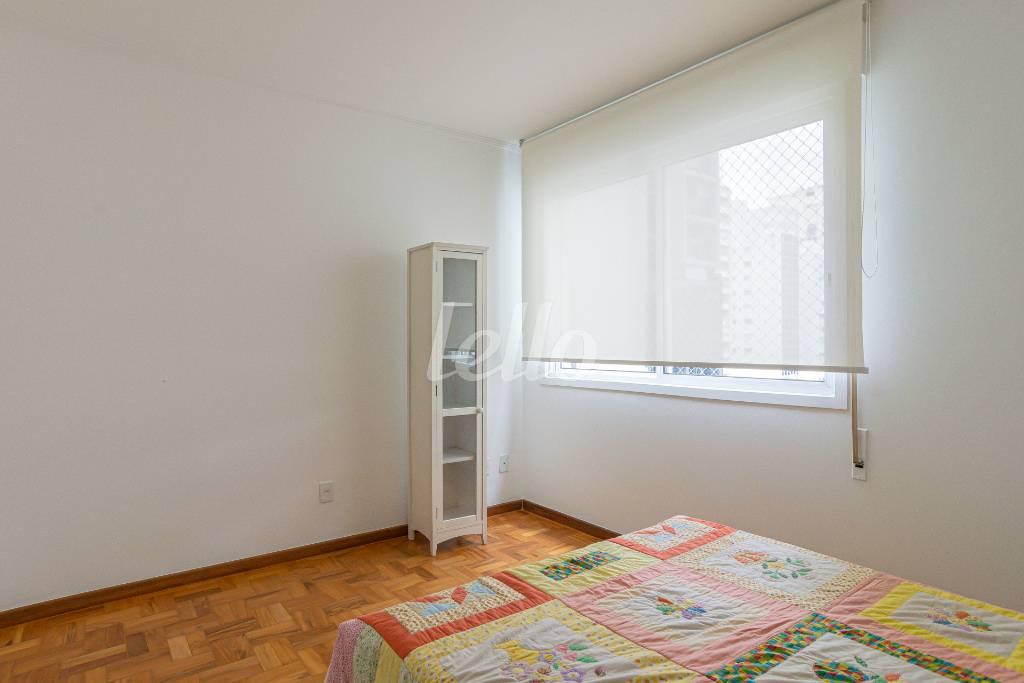 DORMITORIO de Apartamento para alugar, Padrão com 140 m², 2 quartos e 1 vaga em Jardim Paulista - São Paulo