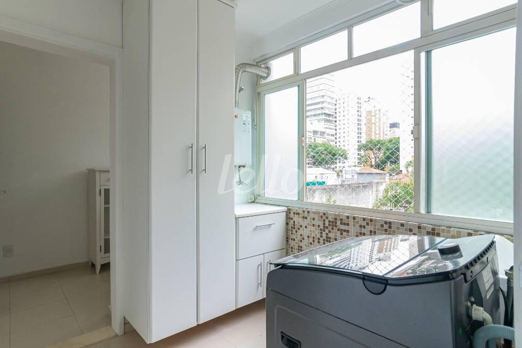 AREA DE SERVIÇO de Apartamento para alugar, Padrão com 140 m², 2 quartos e 1 vaga em Jardim Paulista - São Paulo