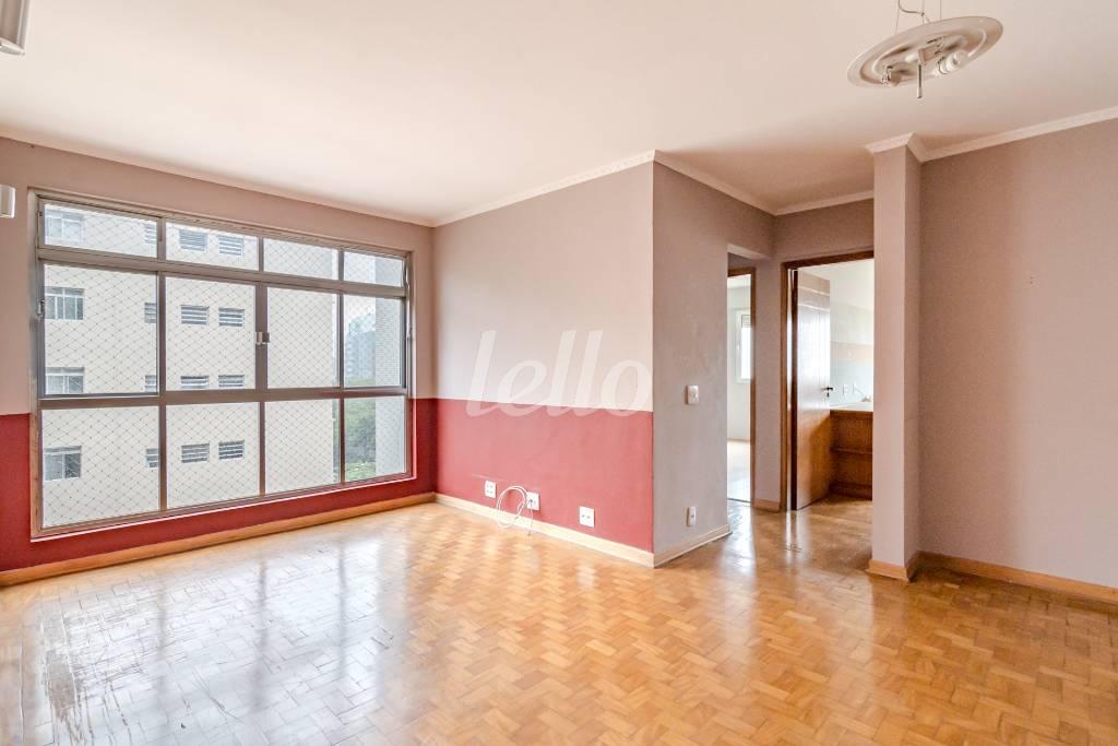 SALA de Apartamento à venda, Padrão com 71 m², 2 quartos e 1 vaga em Paraíso - São Paulo