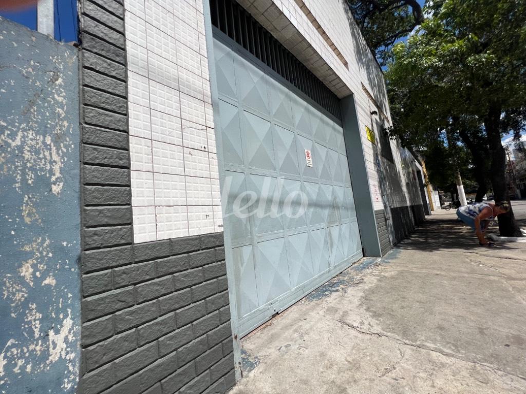 EXTERNO de Galpão/Armazém à venda, Padrão com 440 m², e 4 vagas em Mooca - São Paulo