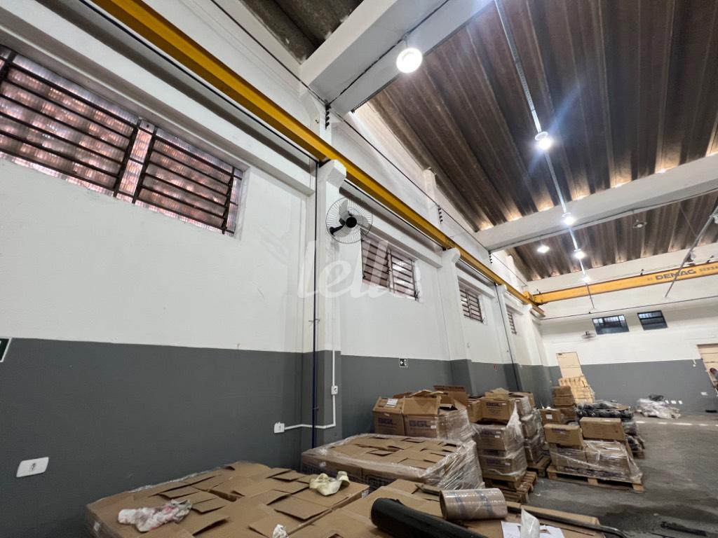 LIVRE de Galpão/Armazém à venda, Padrão com 440 m², e 4 vagas em Mooca - São Paulo