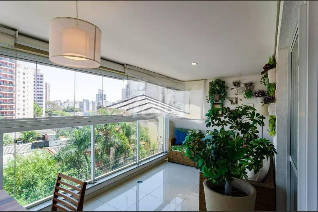 VARANDA GOURMET de Apartamento à venda, Padrão com 128 m², 3 quartos e 3 vagas em Saúde - São Paulo