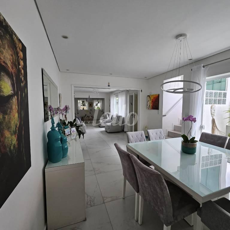 SALA de Casa à venda, sobrado com 320 m², 4 quartos e 3 vagas em Vila Monumento - São Paulo