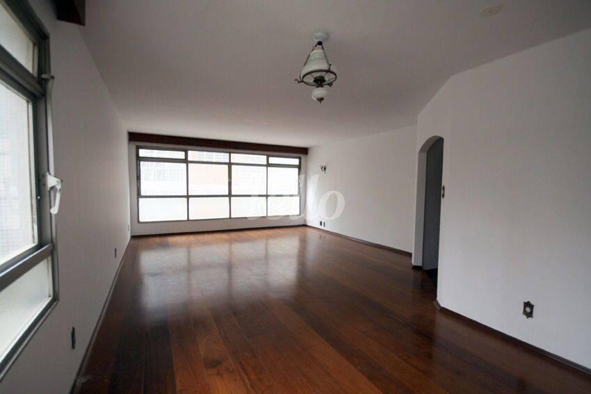 SALA de Apartamento para alugar, Padrão com 247 m², 4 quartos e em Consolação - São Paulo