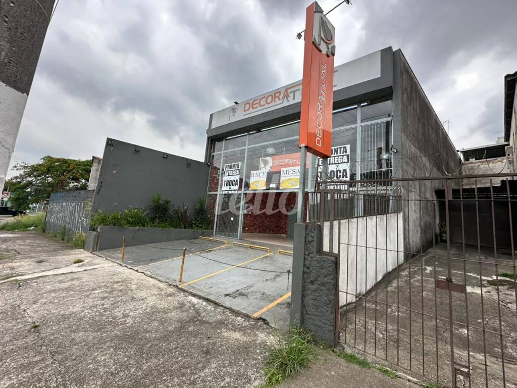 FACHADA de Loja para alugar, Padrão com 350 m², e 8 vagas em Planalto Paulista - São Paulo