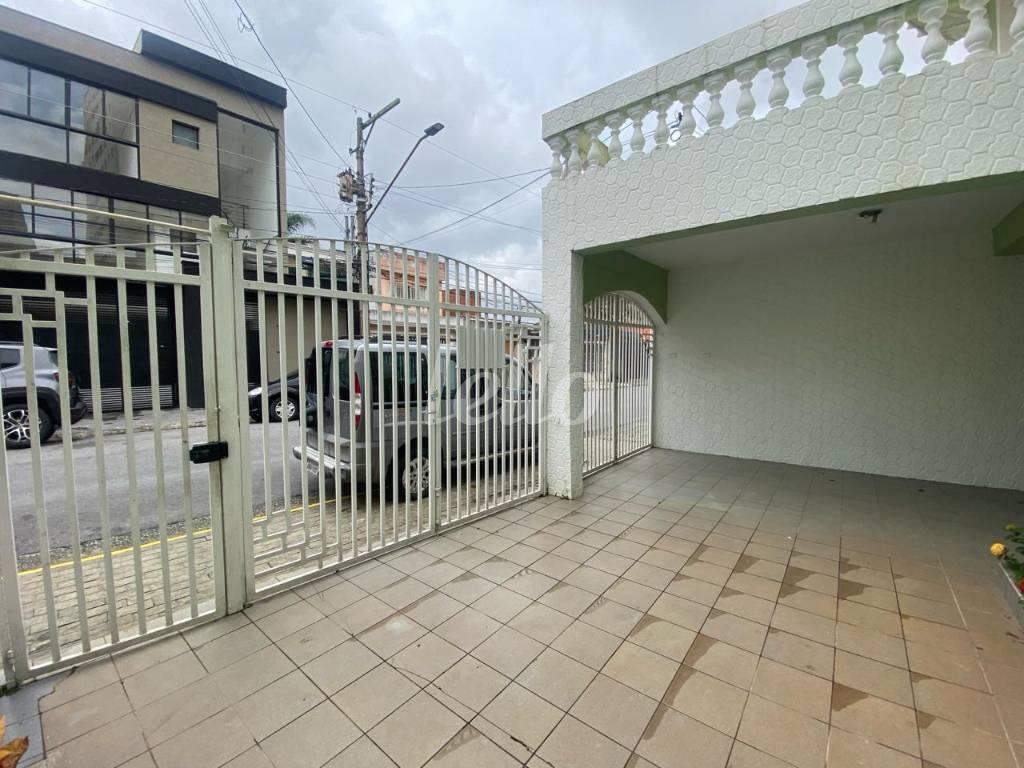 GARAGEM de Casa para alugar, sobrado com 236 m², e 2 vagas em Vila Sonia - São Bernardo do Campo