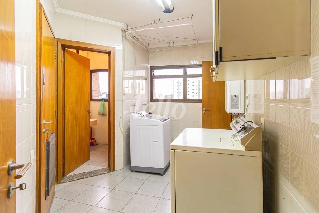 ÁREA DE SERVIÇO de Apartamento à venda, Padrão com 198 m², 4 quartos e 3 vagas em Chácara Santo Antônio - São Paulo