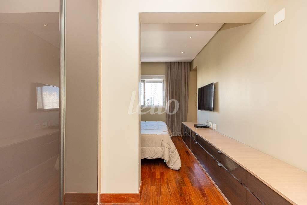 SUÍTE de Apartamento à venda, Padrão com 138 m², 2 quartos e 2 vagas em Brooklin Paulista - São Paulo