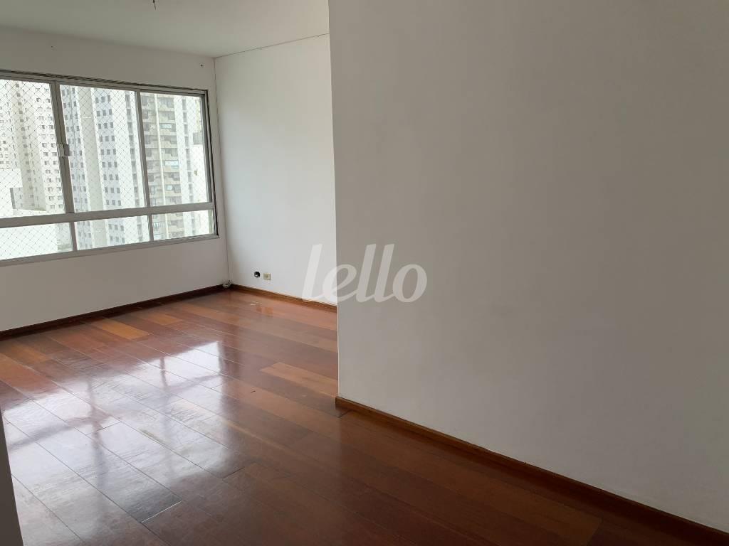 SALA de Apartamento à venda, Padrão com 75 m², 2 quartos e 2 vagas em Vila Clementino - São Paulo