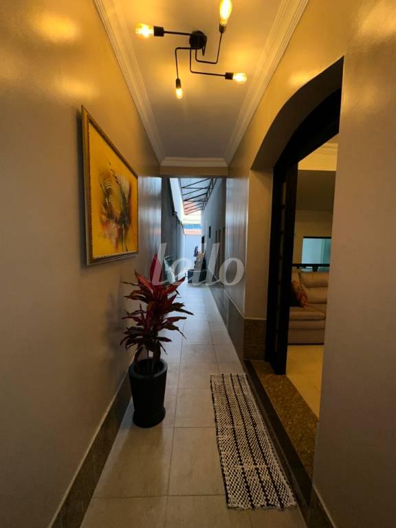 CORREDOR DE ENTRADA de Casa à venda, sobrado com 232 m², 4 quartos e 2 vagas em Jardim Vila Formosa - São Paulo