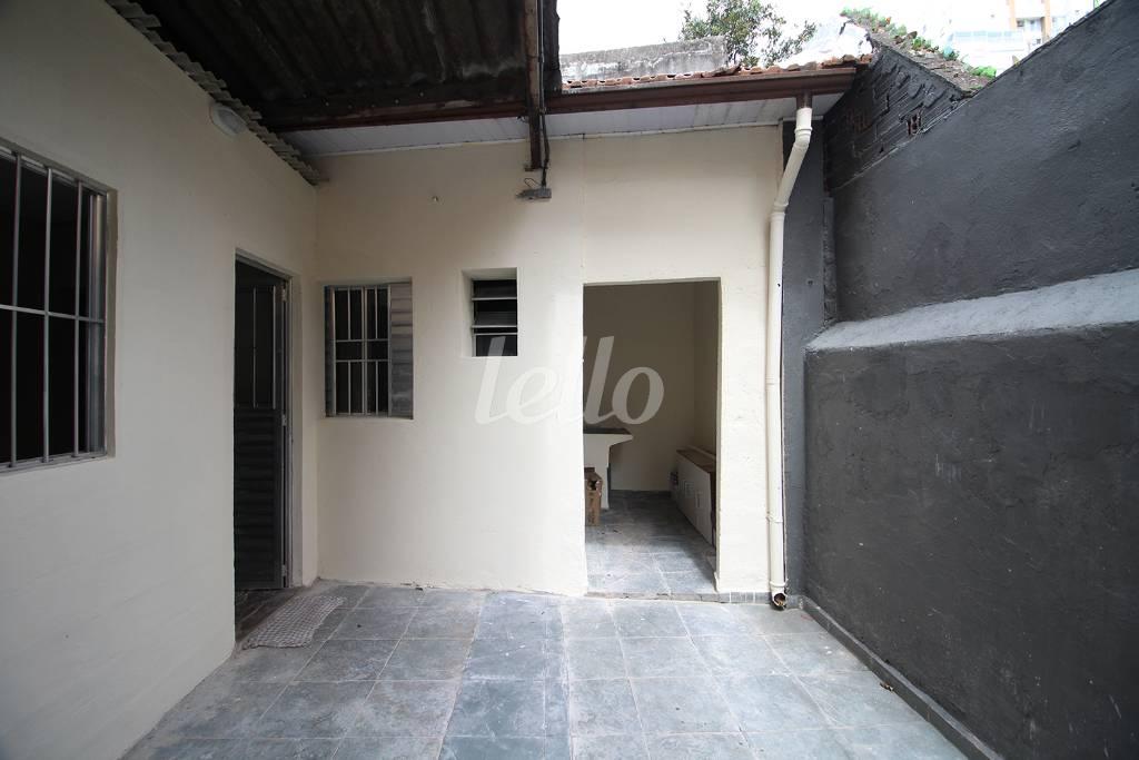 FUNDOS de Casa para alugar, sobrado com 160 m², 4 quartos e 2 vagas em Chácara Inglesa - São Paulo